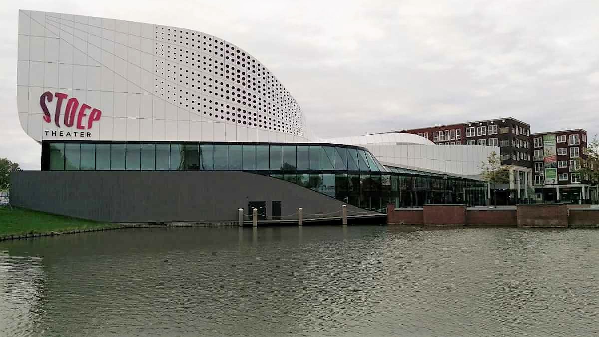 Gevelbekleding verlijmd op Strikotherm gevelisolatie