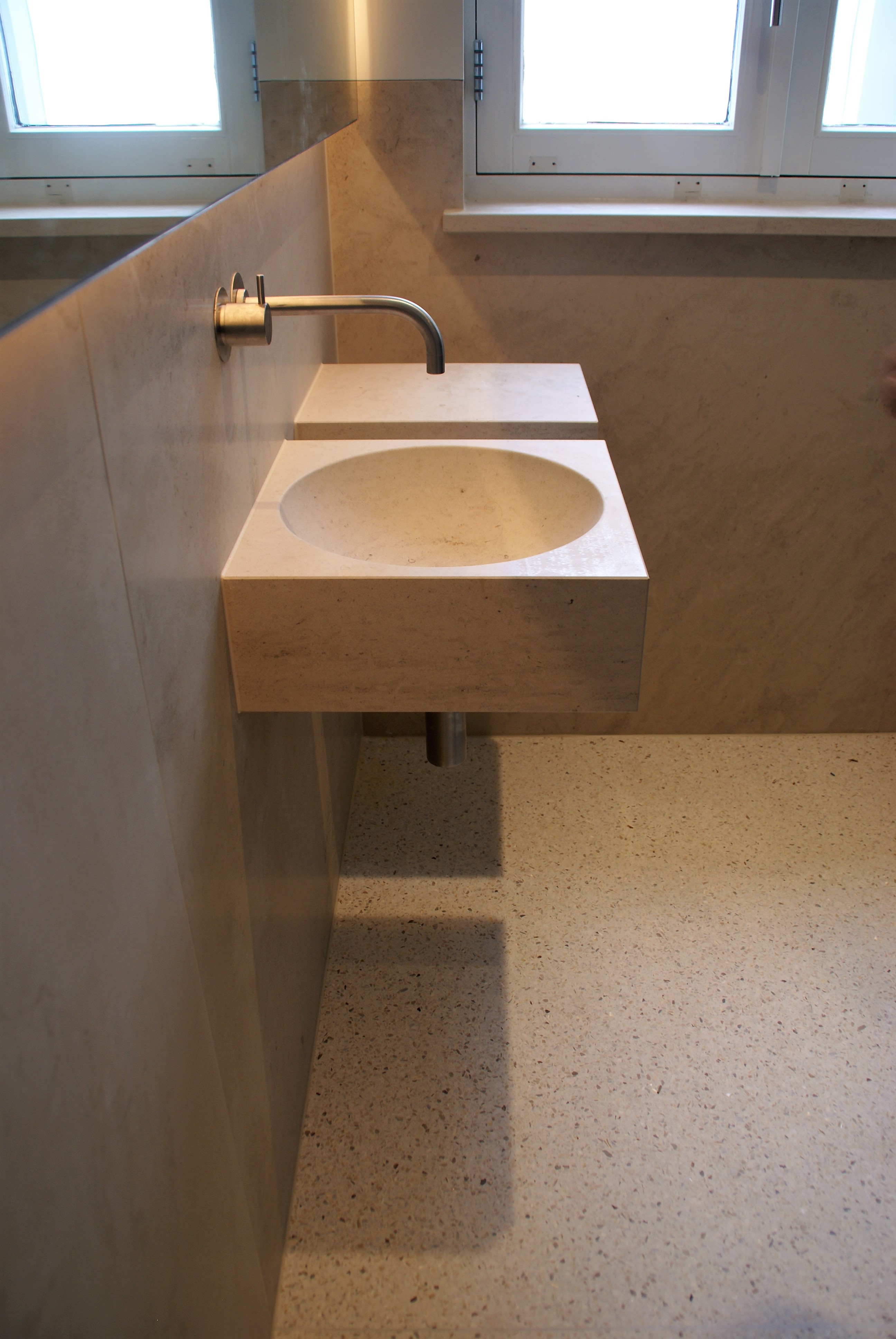 Wandbekleding - toiletgroep Moleanos